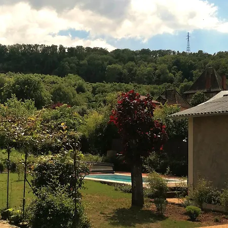 D'hotes Les 2 Tilleuls Bed and Breakfast Figeac